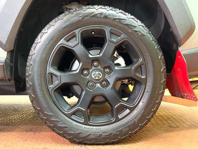 ＲＡＶ４ アドベンチャー　オフロードパッケージＩＩ　禁煙車　１０型ディスプレイ　全周囲カメラ　レーダークルーズ　ブラインドスポットモニター　合皮シート　ベンチレーション　メモリーシート　パワーバックドア　ＥＴＣ　ＬＥＤヘッド＆フォグ　１８インチアルミ（29枚目）