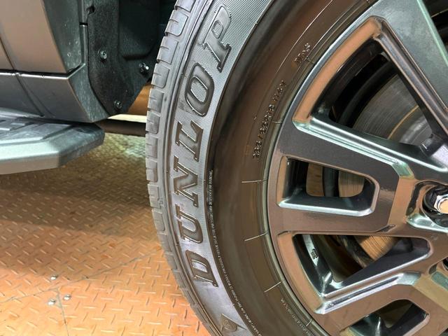 ランドクルーザー２５０ ＶＸ　禁煙　サンルーフ　１２型ディスプレイ　全周囲カメラ　レーダークルーズ　デジタルミラー　ブラインドスポットモニター　ベンチレーション　丸目ＬＥＤヘッド＆フォグ　ステアリングヒーター　パワーバックドア（31枚目）