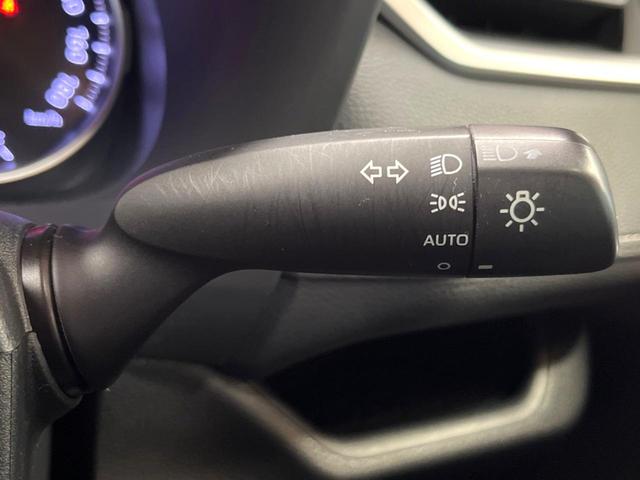 ＲＡＶ４ Ｘ　４ＷＤ　禁煙車　純正ナビ　バックカメラ　レーダークルーズ　セーフティーセンス　ＬＥＤヘッド　オートハイビーム　横滑り防止装置　純正１８インチアルミ　ＥＴＣ　スマートキー　オートライト　オートエアコン（11枚目）