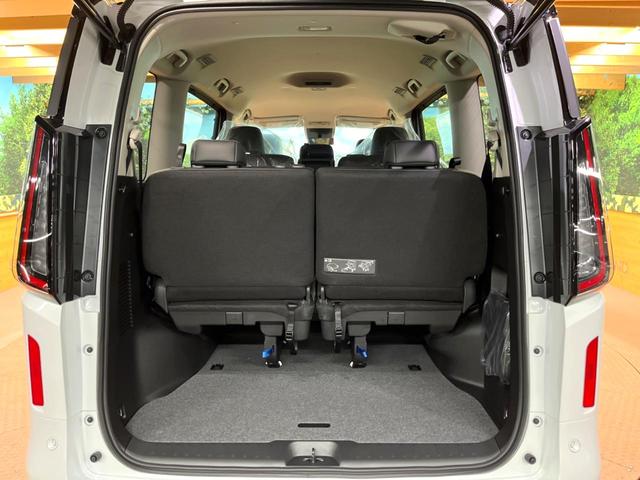 セレナ ｅ－パワー　ハイウェイスターＶ　登録済未使用車　１２型ナビ　全周囲カメラ　プロパイロット　両側電動スライドドア　デジタルミラー　ブラインドスポットモニター　ＬＥＤヘッド＆フォグ　純正１６インチアルミ　ＥＴＣ　スマートキー（56枚目）