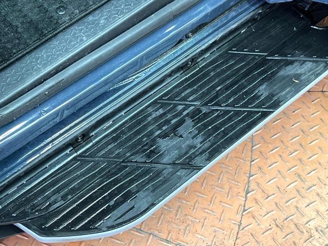 ヴォクシー S-Z 禁煙車 ユニバーサルステップ フリップダウン 10型ディスプレイ 全周囲カメラ レーダークルーズ 両側電動スライドドア デジタルミラー LEDヘッド オートハイビーム 純正17インチアルミ ETC(3枚目)