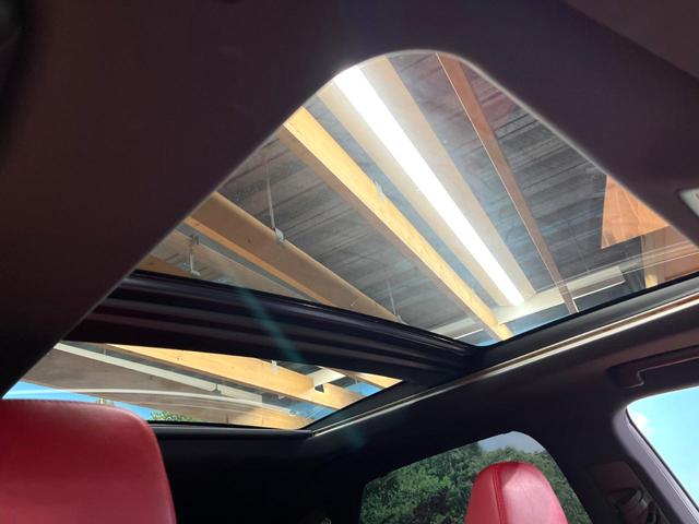 ＲＸ ＲＸ４５０ｈ　Ｆスポーツ　禁煙車　ＴＲＤエアロ　パノラマルーフ　マクレビサウンド　１２型ナビ　全周囲カメラ　レーダークルーズ　プリクラッシュセーフティ　本革シート　ベンチレーション　三眼ＬＥＤヘッド　ＴＲＤ２２インチアルミ（4枚目）