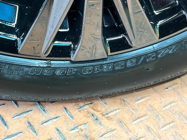 ヴェルファイアハイブリッド Ｚ　プレミア　登録済未使用車　ガラスルーフ　ユニバーサルステップ　フリップダウン　純正１４型ディスプレイ　全周囲カメラ　ブラインドスポットモニター　デジタルミラー　レーダークルーズ　三眼ＬＥＤヘッド　黒革　ＥＴＣ（34枚目）