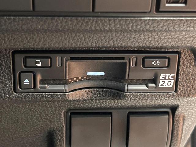 カローラクロス ＧＲスポーツ　禁煙車　１０型ディスプレイ　全周囲カメラ　レーダークルーズ　ブラインドスポットモニター　ＬＥＤヘッド　オートハイビーム　純正１９インチアルミ　ＧＲシート　シートヒーター　ステアリングヒーター　ＥＴＣ（11枚目）