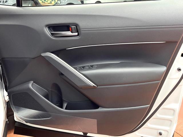 カローラクロス ＧＲスポーツ　禁煙車　１０型ディスプレイ　全周囲カメラ　レーダークルーズ　ブラインドスポットモニター　ＬＥＤヘッド　オートハイビーム　純正１９インチアルミ　ＧＲシート　シートヒーター　ステアリングヒーター　ＥＴＣ（31枚目）