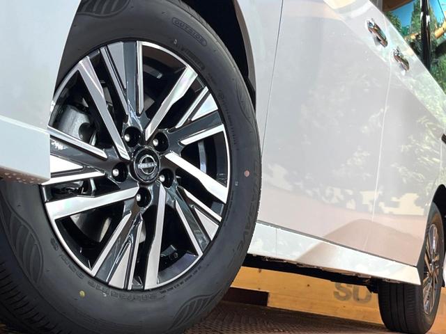 セレナ ハイウェイスターＶ　登録済未使用車　純正１２型ナビ　全周囲カメラ　プロパイロット　後方車両検知　デジタルミラー　両側電動ドア　ＬＥＤヘッド　オートハイビーム　クリアランスソナー　ＬＥＤヘッド　ＥＴＣ　リアオートエアコン（16枚目）