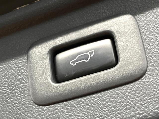 アルファード ２４０Ｓ　タイプゴールド　禁煙車　純正ナビ　バックカメラ　クルコン　両側電動スライドドア　パワーバックドア　ＬＥＤヘッド＆フォグ　純正１８インチアルミ　ＥＴＣ　スマートキー　オートライト　横滑り防止装置　コーナーセンサー（7枚目）