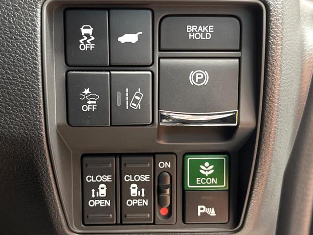 オデッセイハイブリッド ｅ：ＨＥＶアブソルート・ＥＸ　フロントリップ　フリップダウン　１０型ナビ　全周囲カメラ　ホンダセンシング　レーダークルーズ　両側電動スライドドア　ブラインドスポットモニター　パワーバックドア　本革　シートヒーター　ＬＥＤヘッド（37枚目）