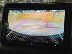 【バックカメラ】駐車時に後方がリアルタイム映像で確認できます。大型商業施設や立体駐車場での駐車時や、夜間のバック時に大活躍！運転スキルに関わらず、今や必須となった装備のひとつです！ 4