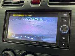 【バックカメラ】駐車時に後方がリアルタイム映像で確認できます。大型商業施設や立体駐車場での駐車時や、夜間のバック時に大活躍！運転スキルに関わらず、今や必須となった装備のひとつです！ 4