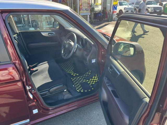 プレミアム ツアラー 禁煙 ツートンカラー 純正ディスプレイオーディオ Bluetooth CD USB バックカメラ ETC クルコン ステリモ プッシュスタート 革ハンドル 純正15AW ミラーウィンカー パドルシフト(5枚目)