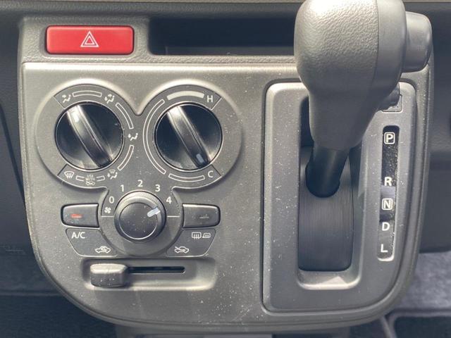 L 4WD 禁煙 フル装備 衝突被害軽減装置 コーナーセンサー レーンアシスト 純正オーディオ CD シートヒーター オートライト エアコン キーレスキー 保証書 取扱説明書 スペアキー フロアマット(26枚目)