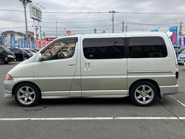 グランビア Ｑ　エクセレントセレクション【禁煙車１オーナー】　【走行７１，４１３ｋｍ】【サンルーフ●フロントスポイラー●電動カーテン●コーナーセンサー】【ミラリード製ポータブルナビ●カロッツェリア製オーディオ／ＵＳＢポート●電動シート●保証書＆取扱説明書】（44枚目）