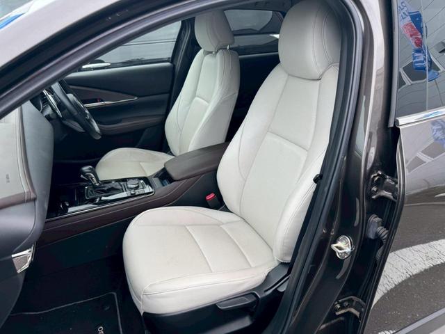 ＣＸ－３０ ２０Ｓ　Ｌパッケージ衝突軽減【走行９，３７３ｋｍ】　【禁煙車◆ヒーター付白本革電動シート】【全方位カメラ◆Ｂｌｕｅｔｏｏｔｈオーディオ対応ＳＤナビ／ＥＴＣ◆純正ドラレコ前後２カメラ】ＢＳＭ◆ＡＣＣ◆Ｐシフト◆ＨＵＤ◆ＡＴハイビーム／オートライトＬＥＤ（8枚目）