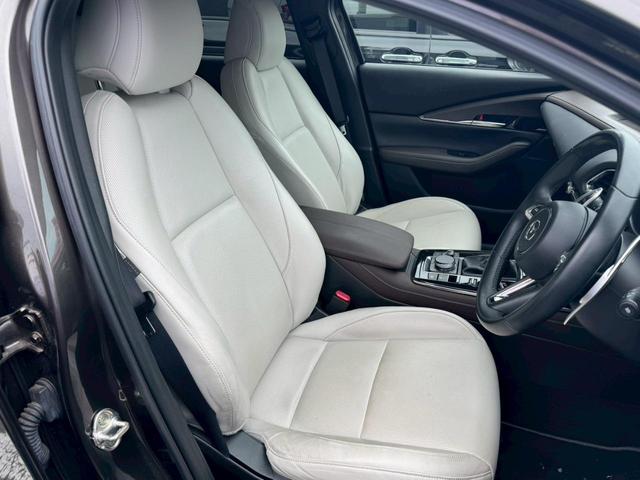 ＣＸ－３０ ２０Ｓ　Ｌパッケージ衝突軽減【走行９，３７３ｋｍ】　【禁煙車◆ヒーター付白本革電動シート】【全方位カメラ◆Ｂｌｕｅｔｏｏｔｈオーディオ対応ＳＤナビ／ＥＴＣ◆純正ドラレコ前後２カメラ】ＢＳＭ◆ＡＣＣ◆Ｐシフト◆ＨＵＤ◆ＡＴハイビーム／オートライトＬＥＤ（16枚目）