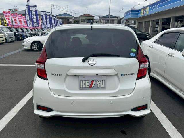 ノート ｅ－パワー　Ｘ衝突軽減【走行６２，０４０ｋｍ◆禁煙車】　【２０２２年製ＢＳ夏タイヤ】【モニター連動全方位カメラ◆Ｂｌｕｅｔｏｏｔｈオーディオ対応ＳＤナビ／ＥＴＣ】インテリミラー◆オートＡＣ◆オートライト◆パーキングソナー◆Ｉストップ◆スマート＆Ｐスタート（13枚目）