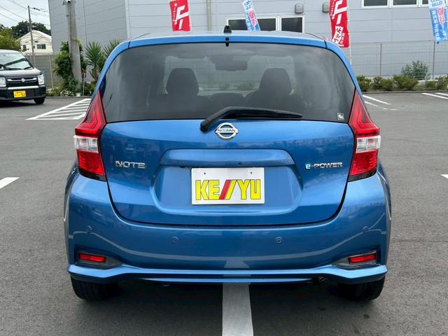 ノート ｅ－パワー　Ｘ衝突軽減【走行３６，２４５ｋｍ◆禁煙車】　【モニター連動全方位カメラ◆Ｂｌｕｅｔｏｏｔｈオーディオ対応ＳＤナビ／ＥＴＣ】インテリジェントルームミラー◆オートＡＣ◆オートライト◆パーキングソナー◆アイドリングストップ◆スマート＆Ｐスタート（13枚目）