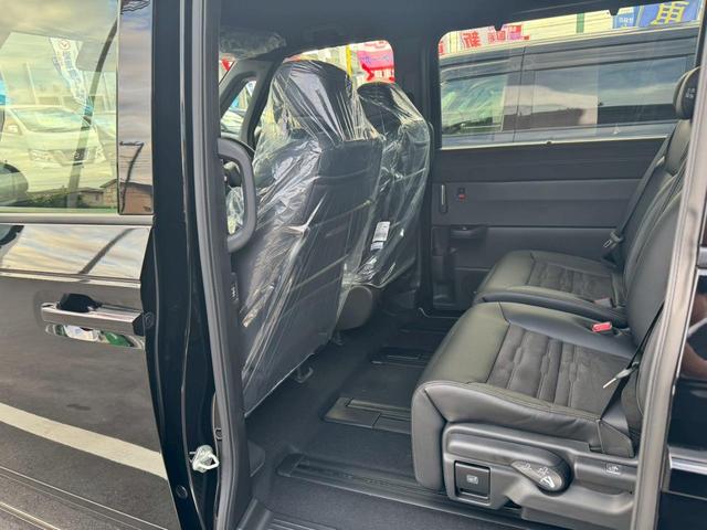 ステップワゴン eHEVスパーダプレミアムラインブラックエディション 【登録済未使用車◆走行5km】【11.4型Bluetoothオーディオ対応SDナビ◆15.6型フリップダウン◆全方位カメラ】両側自動ドア◆電動リヤゲート【BSM◆ACC◆ATハイビーム】専用アルミ(25枚目)