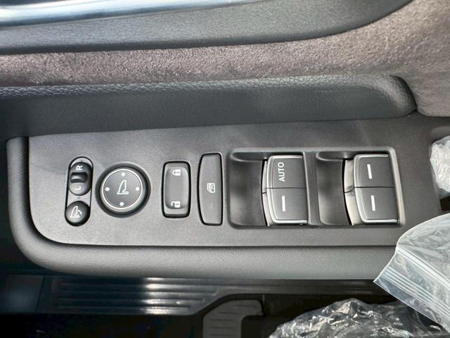 ステップワゴン eHEVスパーダプレミアムラインブラックエディション 【登録済未使用車◆走行5km】【11.4型Bluetoothオーディオ対応SDナビ◆15.6型フリップダウン◆全方位カメラ】両側自動ドア◆電動リヤゲート【BSM◆ACC◆ATハイビーム】専用アルミ(45枚目)