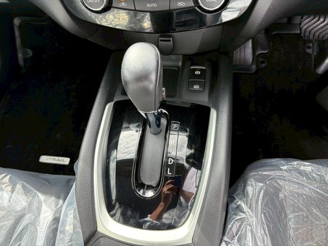 エクストレイル ２０Ｘｉ衝突軽減【４ＷＤ◆５６，７０５ｋｍ◆プロパイロット】　【全方位カメラ◆９型Ｂｌｕｅｔｏｏｔｈオーディオ対応ＳＤナビ／ＥＴＣ】電動リヤゲート◆撥水レザーシート◆インテリジェントルームミラー◆パーキングソナー◆オートライトＬＥＤ＆フォグ◆保証書＆取扱説明書（33枚目）