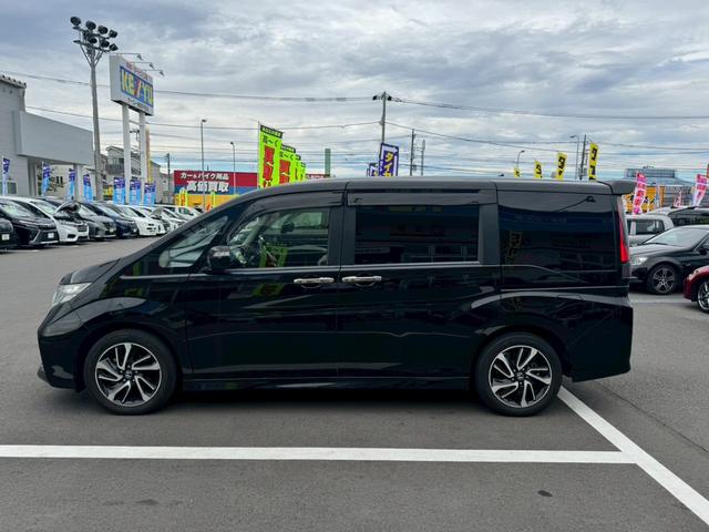 ステップワゴンスパーダ スパーダ・クールスピリット　ホンダセンシング衝突軽減　７人乗　２０２３年製ヨコハマ夏タイヤ　禁煙車　８型カロッツェリアＳＤナビ　フリップダウン　Ｂカメラ　ＥＴＣ　コムテック製ドラレコ２カメラ　両側自動ドア　ヒーター付ハーフレザー　ＡＣＣ　レーンアシスト（11枚目）