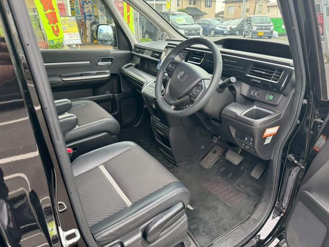 ステップワゴンスパーダ スパーダ・クールスピリット　ホンダセンシング衝突軽減　７人乗　２０２３年製ヨコハマ夏タイヤ　禁煙車　８型カロッツェリアＳＤナビ　フリップダウン　Ｂカメラ　ＥＴＣ　コムテック製ドラレコ２カメラ　両側自動ドア　ヒーター付ハーフレザー　ＡＣＣ　レーンアシスト（17枚目）