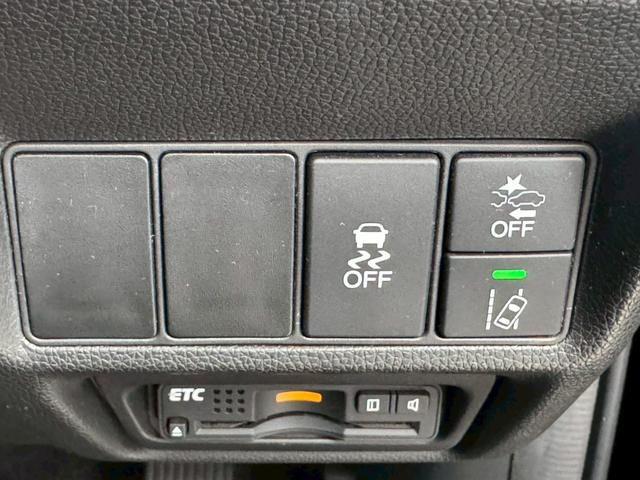 ステップワゴンスパーダ スパーダ・クールスピリット　ホンダセンシング衝突軽減　７人乗　２０２３年製ヨコハマ夏タイヤ　禁煙車　８型カロッツェリアＳＤナビ　フリップダウン　Ｂカメラ　ＥＴＣ　コムテック製ドラレコ２カメラ　両側自動ドア　ヒーター付ハーフレザー　ＡＣＣ　レーンアシスト（41枚目）