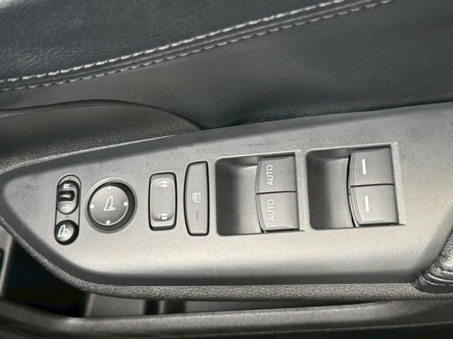 シビック セダン ホンダセンシング衝突軽減 走行36,983km 禁煙車 2025年製グッドイヤー夏タイヤ ギャザーズ製Bluetoothオーディオ対応SDナビ/Bカメラ/ETC 電子ホールドパーキングブレーキ Pシフト スマート&スペアキー 保証書&取扱説明書(40枚目)