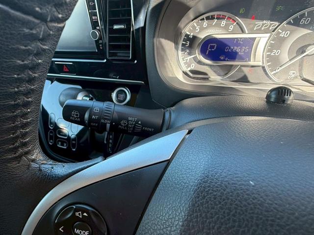 関東陸運局認証の自社工場完備！納車前の点検整備はもちろん、ご納車後のオイル交換、点検、車検、一般修理、鈑金塗装等すべて私どものサービス工場へお任せ下さい。国家資格をもった自動車整備士がお待ちしてます。