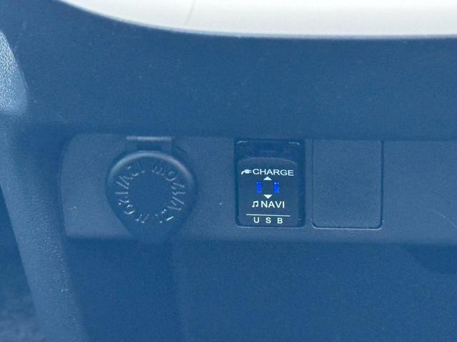 ムーヴキャンバス Ｘメイクアップリミテッド　ＳＡＩＩＩ衝突軽減【禁煙車】　【２０２４年製ヨコハマ夏タイヤ】【全方位カメラ◆Ｂｌｕｅｔｏｏｔｈオーディオ対応ＳＤナビ／ＥＴＣ◆ドラレコ／ＵＳＢ】両側自動ドア◆Ｉストップ◆ＡＴハイビーム◆オートライト＆フォグ◆スマート＆Ｐスタート（7枚目）