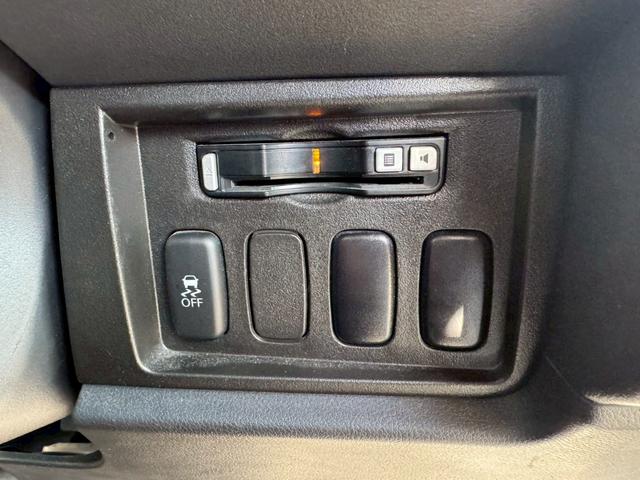 デリカD:5 D パワーパッケージ【軽油ターボ◆走行33,979km】 【8人乗◆禁煙車1オーナー】【アルパアイン製Bluetoothオーディオ対応SDナビ/Bカメラ/ETC】両側自動ドア◆クルコン/横滑防止装置◆パドルシフト/オートAC◆オ-トライトHID&フォグ(7枚目)