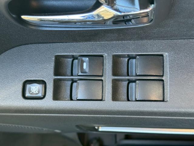 デリカD:5 D パワーパッケージ【軽油ターボ◆走行33,979km】 【8人乗◆禁煙車1オーナー】【アルパアイン製Bluetoothオーディオ対応SDナビ/Bカメラ/ETC】両側自動ドア◆クルコン/横滑防止装置◆パドルシフト/オートAC◆オ-トライトHID&フォグ(41枚目)