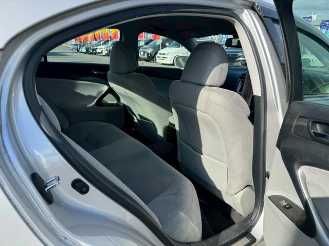 IS IS350 バージョンS 走行30,664km 6速AT 禁煙車 メーカーBluetooth接続HDDナビ バックカメラ ETC 自動防眩ミラー パドルシフト オートライトHID&フォグ パーキングソナー クルコン 電動シート スマート&Pスタート(19枚目)