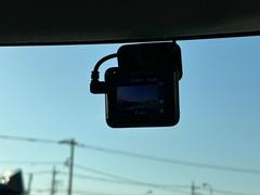 ●ケンウッド製ドライブレコーダー【ＤＲＶ−３２５】露出を変えた複数の撮影画像を合成するＨＤＲ　（ハイダイナミックレンジ）を採用しています。　衝撃を検知するＧセンサー、　位置情報を記録するＧＰＳ 3
