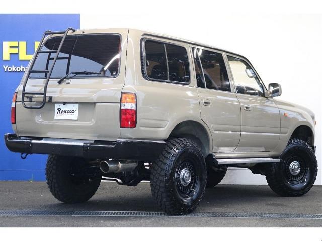ランドクルーザー８０ ＶＸリミテッド　ユーザー買取直販車両　Ｒｅｎｏｃａ「Ｗｏｎｄｅｒ」　ベージュカラー　ＤＥＡＮカリフォルニア　ＢＦｇｏｏｄｒｉｃｈ　Ｍ／Ｔ　リアラダー　Ｂｌｕｅｔｏｏｔｈ対応ナビ　バックカメラ　ＥＴＣ車載器（8枚目）