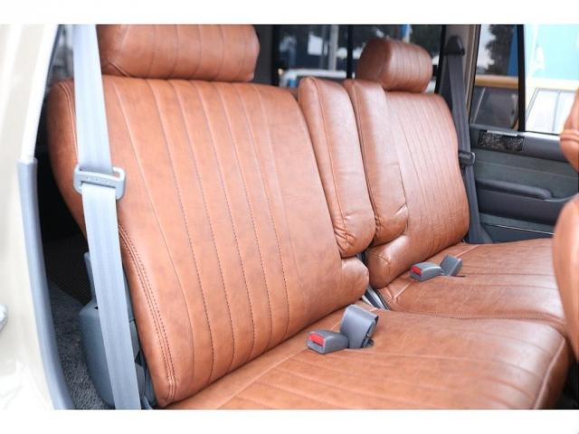 ランドクルーザー８０ ＶＸリミテッド　ユーザー買取直販車両　Ｒｅｎｏｃａ「Ｗｏｎｄｅｒ」　ベージュカラー　ＤＥＡＮカリフォルニア　ＢＦｇｏｏｄｒｉｃｈ　Ｍ／Ｔ　リアラダー　Ｂｌｕｅｔｏｏｔｈ対応ナビ　バックカメラ　ＥＴＣ車載器（12枚目）