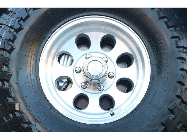 ランドクルーザー８０ ＶＸ　後期最終型　茶内装　下回り防錆施工　輸出仕様角目四灯　リフトアップ　新品ジムラインＡＷ　新品オープンカントリーＭＴタイヤ　三色テールレンズ　　新品クラシックシートカバー　ナルディウッドステアリング（37枚目）