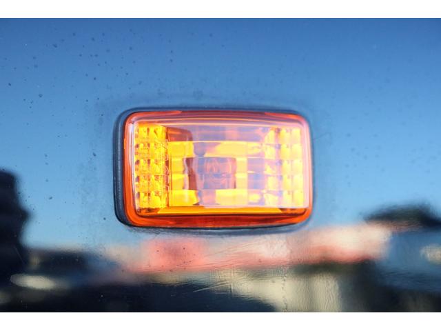 ランドクルーザー８０ ＶＸ　後期最終型　茶内装　下回り防錆施工　輸出仕様角目四灯　リフトアップ　新品ジムラインＡＷ　新品オープンカントリーＭＴタイヤ　三色テールレンズ　　新品クラシックシートカバー　ナルディウッドステアリング（38枚目）