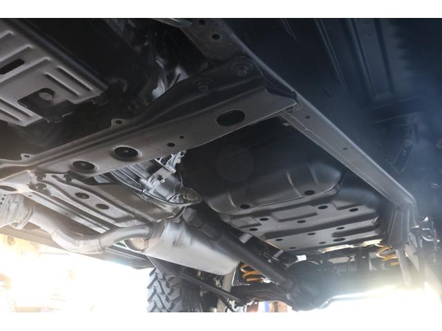 ランドクルーザー８０ ＶＸ　後期最終型　茶内装　下回り防錆施工　輸出仕様角目四灯　リフトアップ　新品ジムラインＡＷ　新品オープンカントリーＭＴタイヤ　三色テールレンズ　　新品クラシックシートカバー　ナルディウッドステアリング（40枚目）