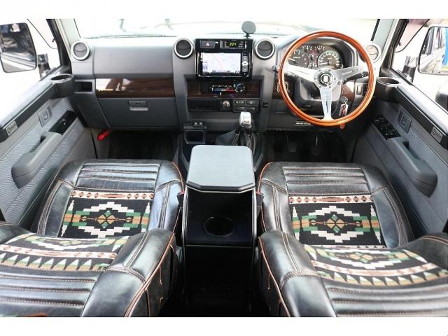 ランドクルーザー70 4.0 4WD GRJ76 70th記念パーツ ARBフロントバンパー ARBルーフラック 群馬トヨタ限定アルミシフト BFグッドリッチトレイルテレーン ブラッドレーVアルミ オーバーヘッドコンソール(3枚目)