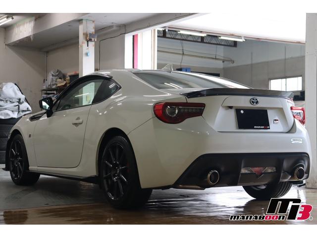 86 GRスポーツ GRフロントスポイラー/GRリアスポイラー/GRサイドステップ/ブレンボキャリパー/GR17インチアルミ/GRステアリング/専用コンビネーションメーター/純正ナビ/バックモニター/ETC2.0(4枚目)