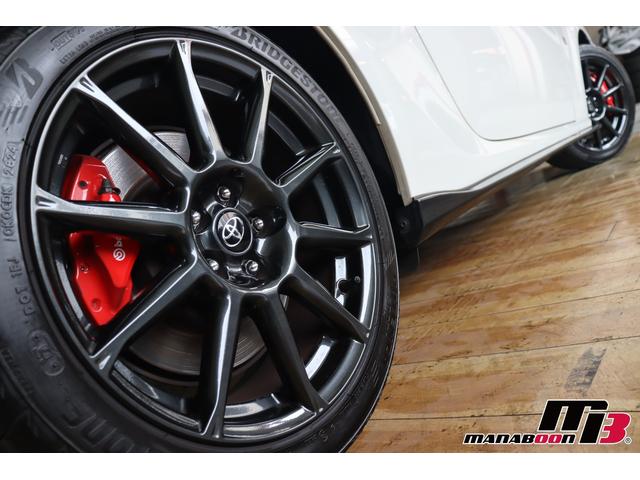 86 GRスポーツ GRフロントスポイラー/GRリアスポイラー/GRサイドステップ/ブレンボキャリパー/GR17インチアルミ/GRステアリング/専用コンビネーションメーター/純正ナビ/バックモニター/ETC2.0(19枚目)