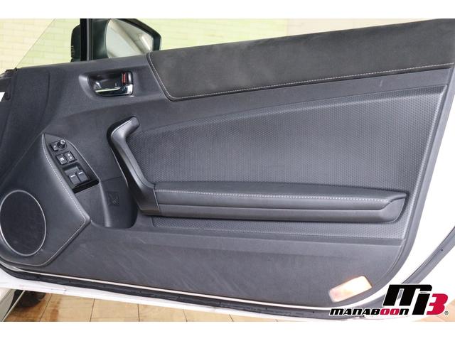 86 GRスポーツ GRフロントスポイラー/GRリアスポイラー/GRサイドステップ/ブレンボキャリパー/GR17インチアルミ/GRステアリング/専用コンビネーションメーター/純正ナビ/バックモニター/ETC2.0(42枚目)