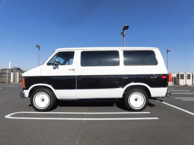 ダッジ・バン B150パッセンジャーショーティー93年最終モデル オリジナル フロアーカーペット張替(18枚目)