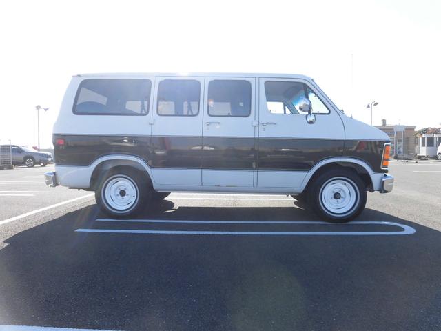 ダッジ・バン B150パッセンジャーショーティー93年最終モデル オリジナル フロアーカーペット張替(19枚目)