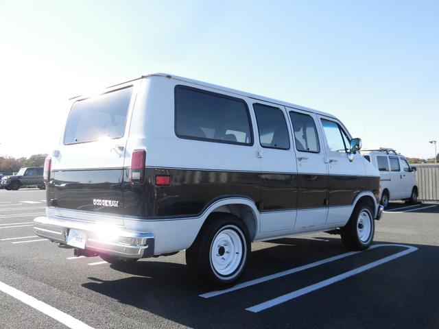 ダッジ・バン B150パッセンジャーショーティー93年最終モデル オリジナル フロアーカーペット張替(23枚目)