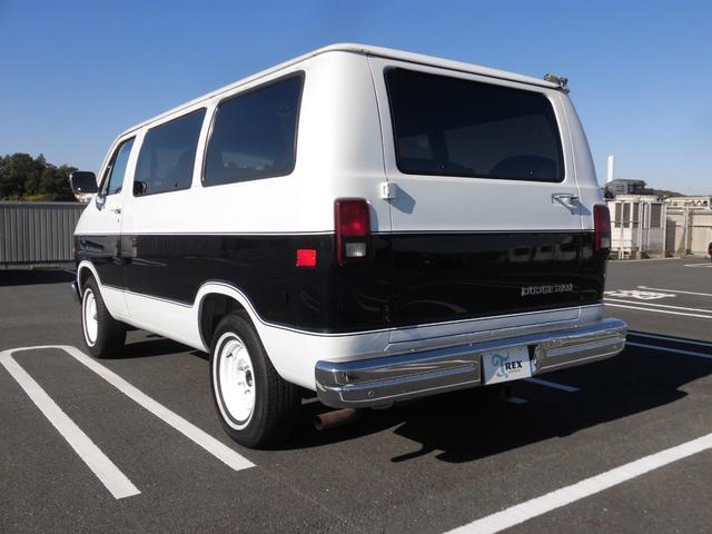 ダッジ・バン B150パッセンジャーショーティー93年最終モデル オリジナル フロアーカーペット張替(25枚目)