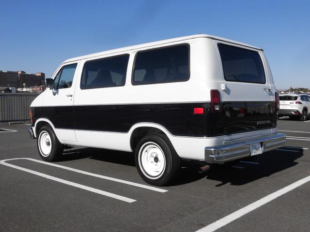 ダッジ・バン B150パッセンジャーショーティー93年最終モデル オリジナル フロアーカーペット張替(27枚目)