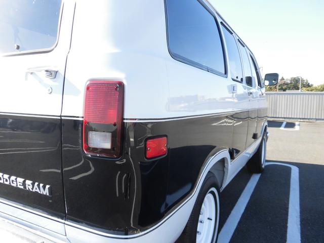 ダッジ・バン B150パッセンジャーショーティー93年最終モデル オリジナル フロアーカーペット張替(31枚目)