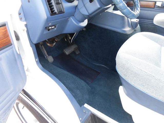 ダッジ・バン B150パッセンジャーショーティー93年最終モデル オリジナル フロアーカーペット張替(34枚目)